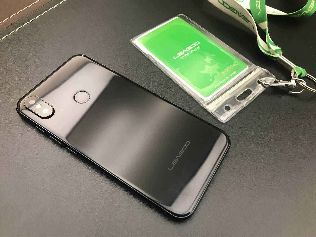 Leagoo S9 — клон iPhone X привезут на MWC 2018