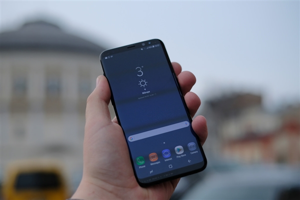 Розничная коробка рассказала о характеристиках Samsung Galaxy S9