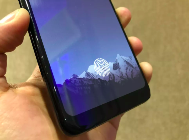 Doogee V — клон iPhone X, но с дисплейным сканером отпечатков пальцев