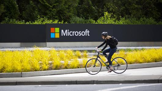 Женщины подали 238 жалоб на Microsoft за дискриминацию по половому признаку