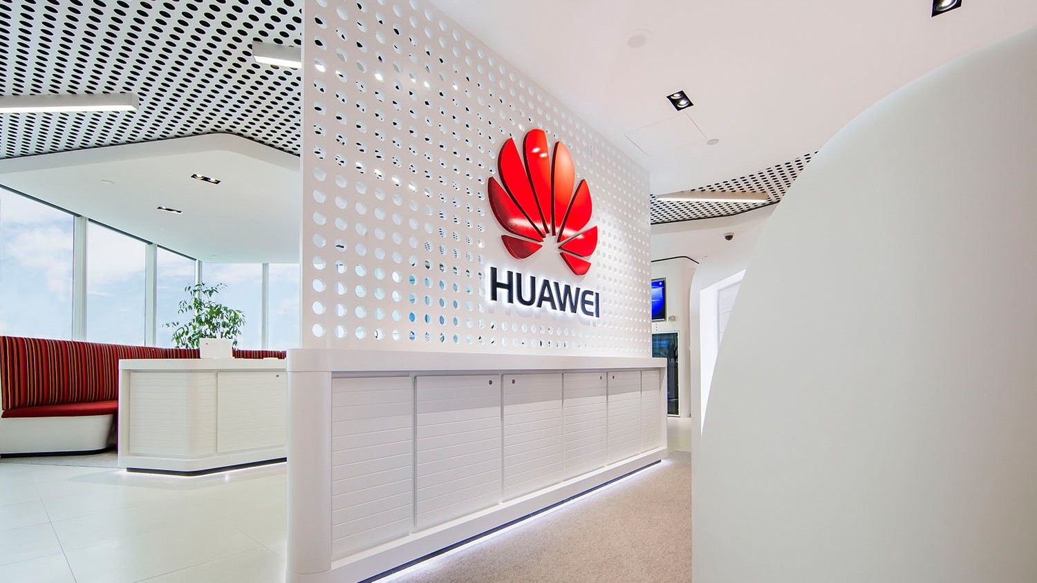 Huawei обогнала Apple по продажам смартфонов и стала мировым лидером телекоммуникаций