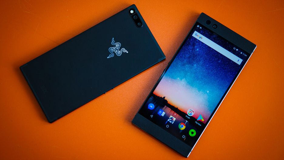 Razer Phone получает обновление сразу до Android 8.1