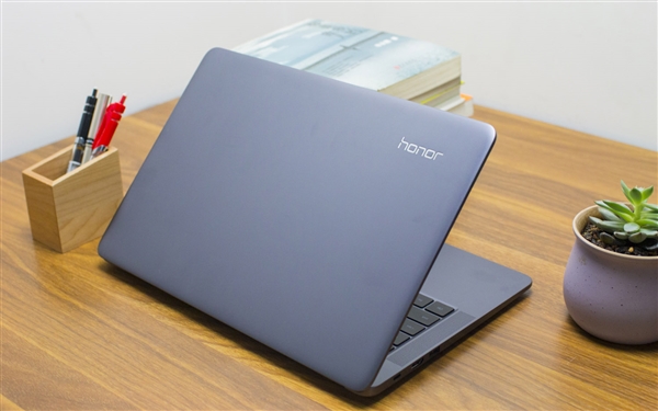 Honor представила свой первый ноутбук MagicBook