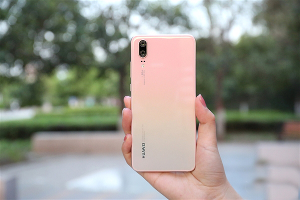 Huawei P20 Pro бьет рекорды продаж