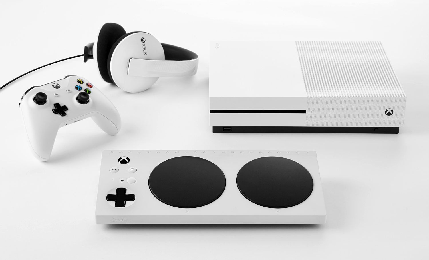 Xbox Adaptive Controller - новый игровой контроллер от Microsoft