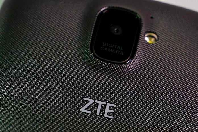 ZTE борется, чтобы ее смартфоны не исчезли с рынка