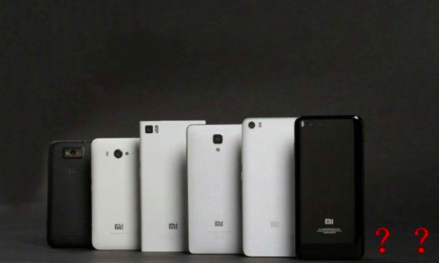 Xiaomi Mi 8 на новых постерах. Теперь в черном и белом цветах