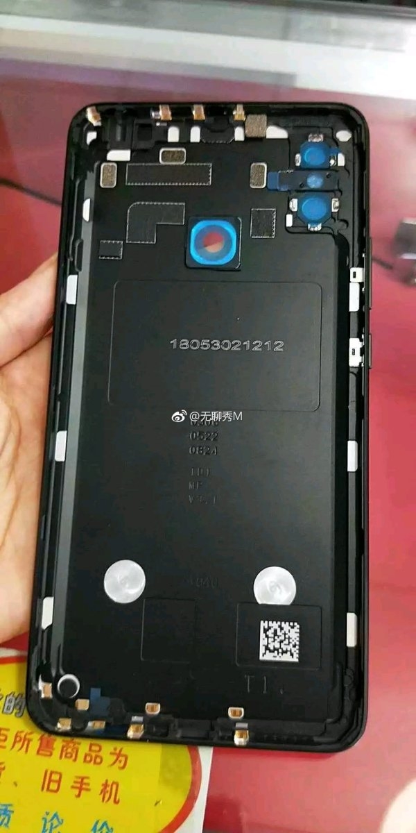 Фото тыльной панели Xiaomi Mi Max 3