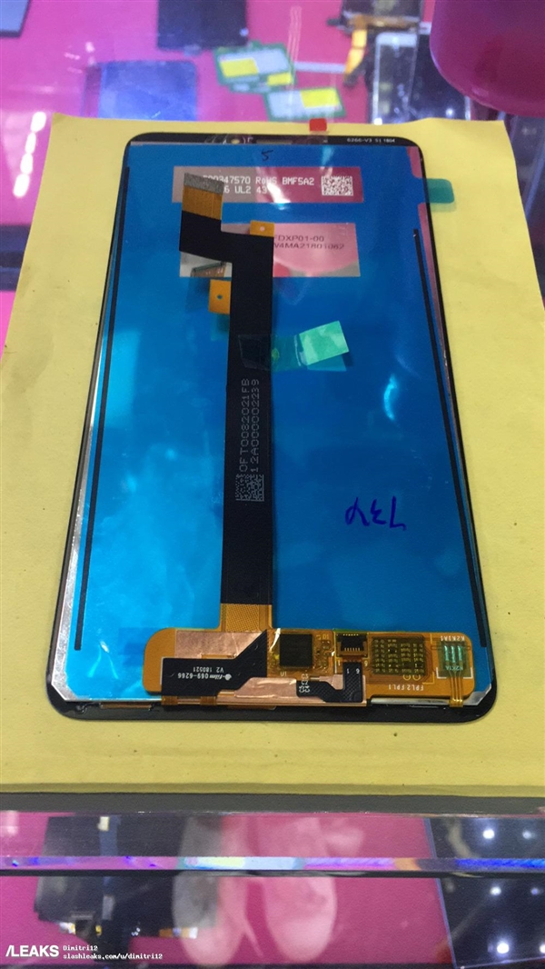 Xiaomi Mi Max 3: рекордно большой «китаец» на фото