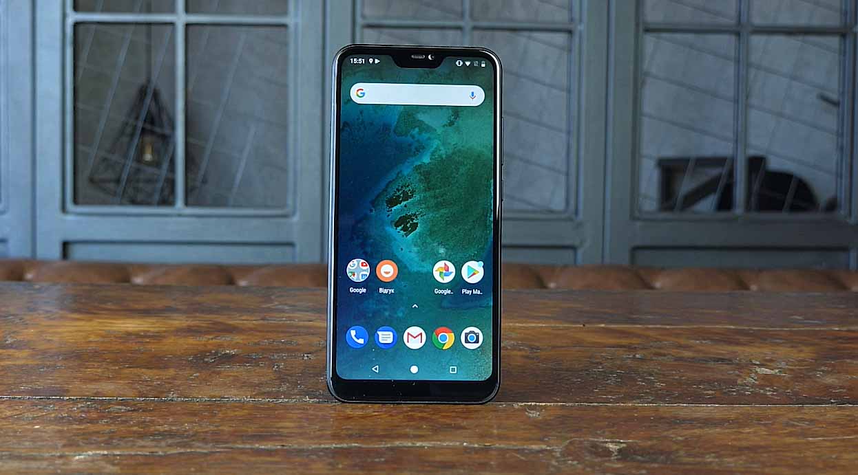 Видеообзор Xiaomi Mi A2 Lite: ставка на стоковый Android сыграла?