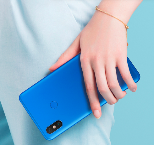 Xiaomi Mi Max 3 теперь можно будет купить в эффектном синем цвете