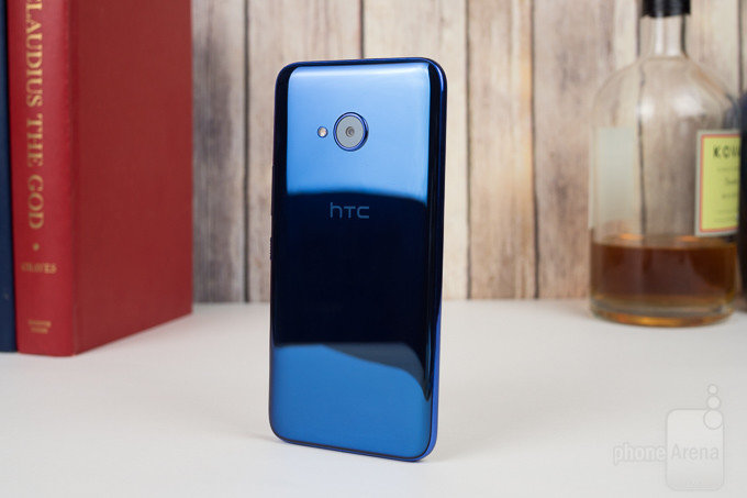 HTC передаст производство U12 Life сторонней компании