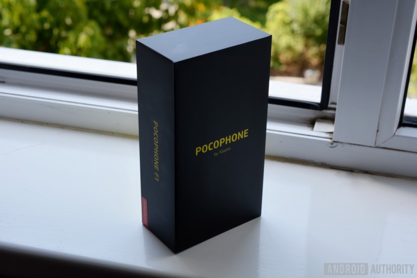 Xiaomi Pocophone F1: флагман распаковали раньше срока