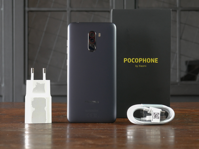 Обзор Xiaomi Pocophone F1 - лучший смартфон за свои деньги