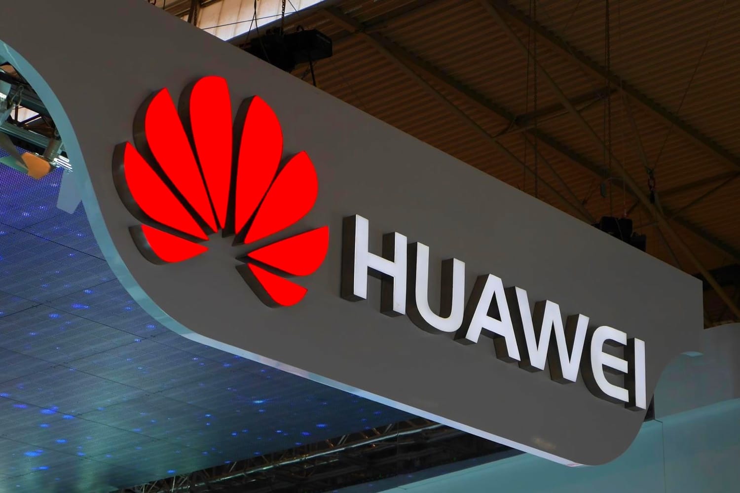 Huawei отрицает появление собственной операционной системы