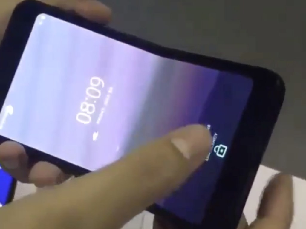 Сгибающийся смартфон с дисплеем BOE показали на видео