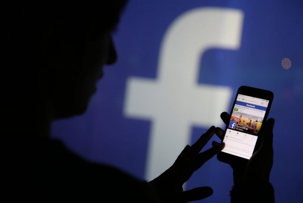 Facebook требует от банков данные о счете пользователей